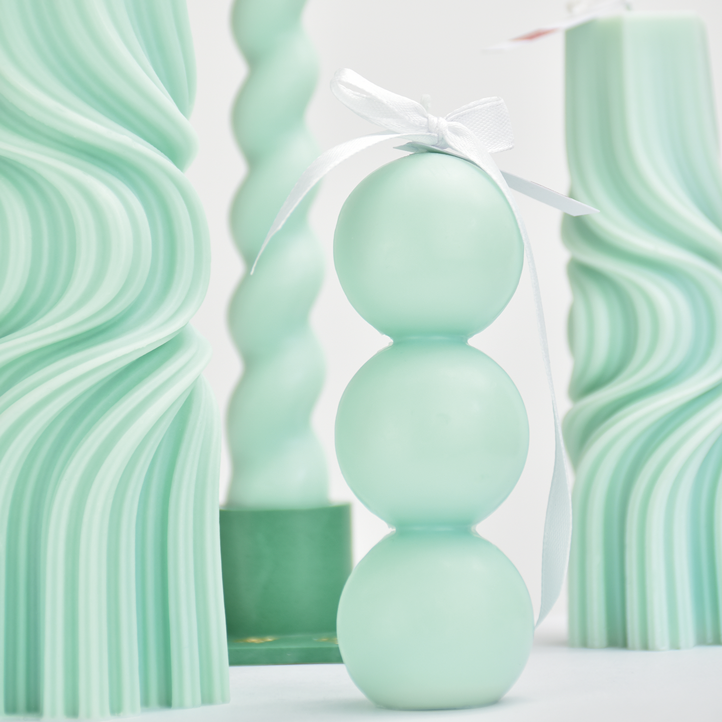 Bougie décorative verte en cire de soja en forme de feuille TELO