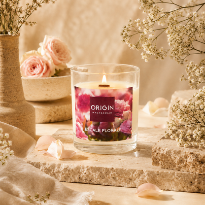 Bougie parfumée en contenant ESCALE FLORALE