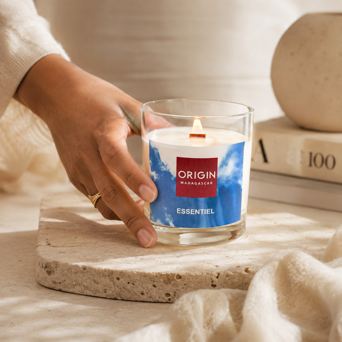 Bougie en contenant non parfumé ESSENTIEL